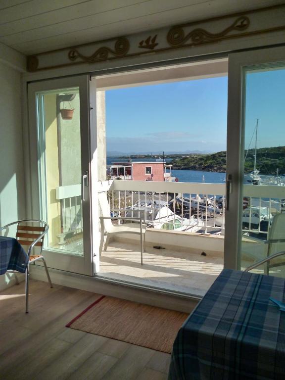 Bed and Breakfast Domo Sul Porto Стинтино Экстерьер фото