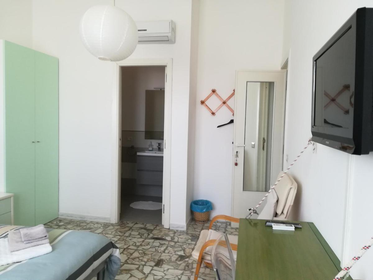 Bed and Breakfast Domo Sul Porto Стинтино Экстерьер фото