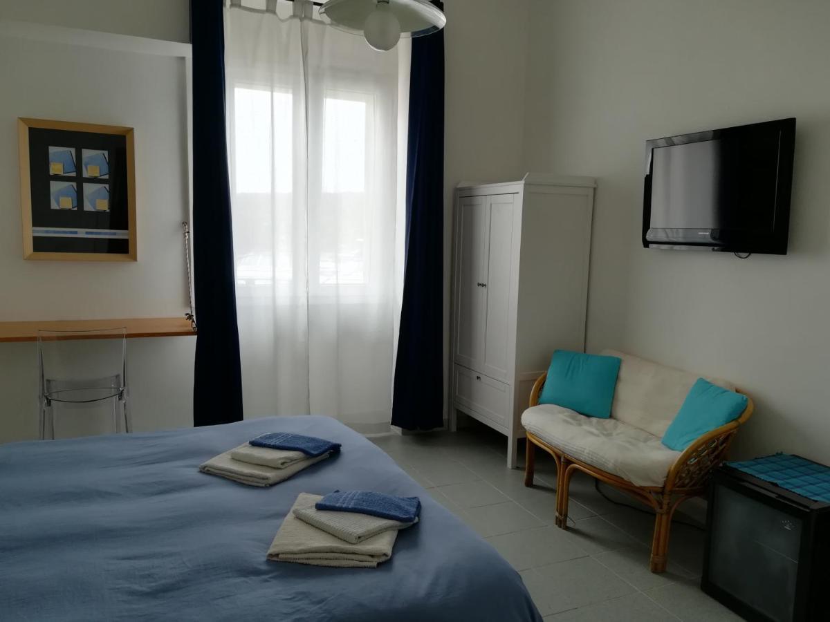 Bed and Breakfast Domo Sul Porto Стинтино Экстерьер фото